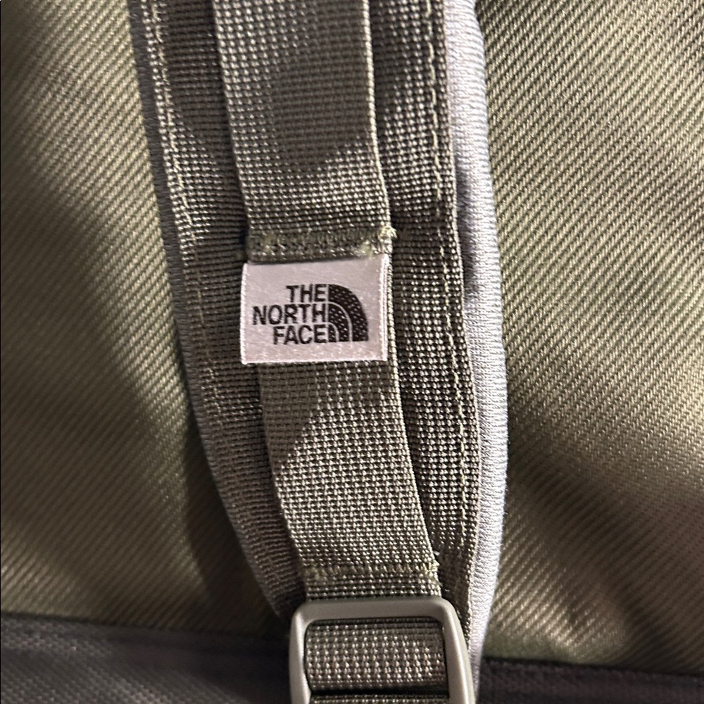 The North Face Classic Commuter Laptop Daypack - Picture 7 of 9